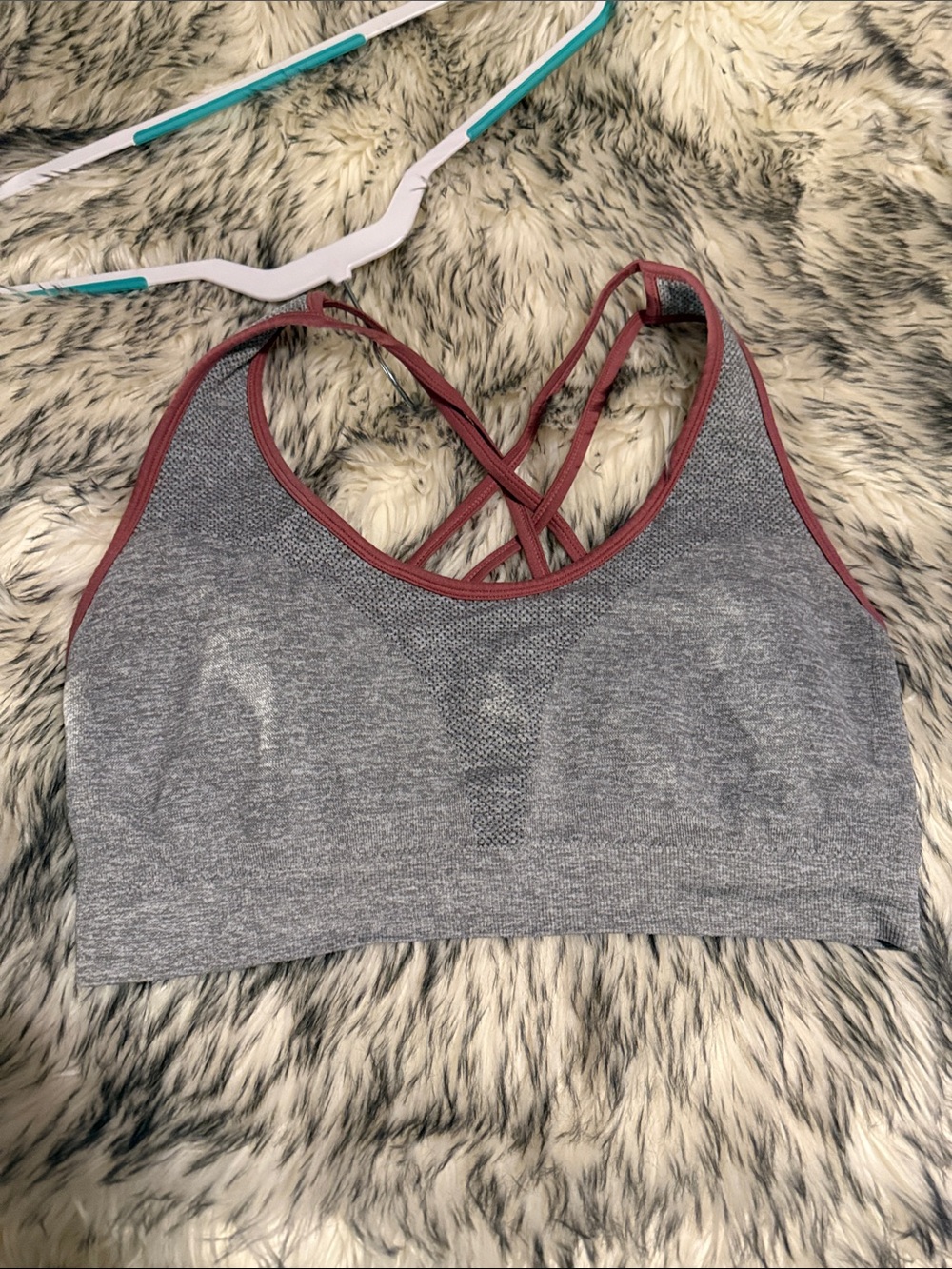 Seamless Gray Sports Bralette with Mauve Trim